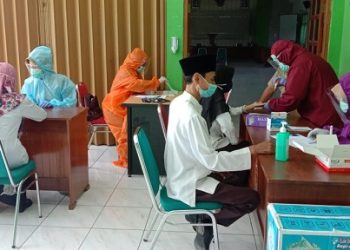 Pegawai Kemenag Pati Jalani Rapid Test