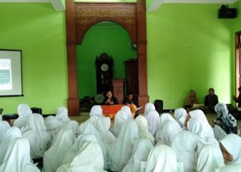 Guru dan Siswa MAN 1 Pati Ikuti Sosialisasi Sensus Penduduk Online