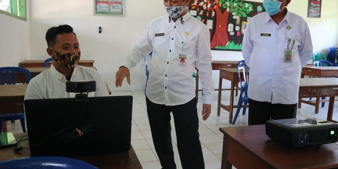 KaKanwil Kemenag Jateng Tinjau Dan Beri Motivasi Peserta SKB CPNS 2019