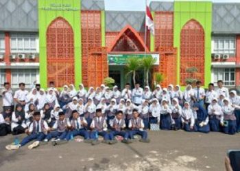 Tingkatkan Ghirah, Siswa MTsN 1 Pati Ngangsu Kawruh ke MAN IC Pekalongan