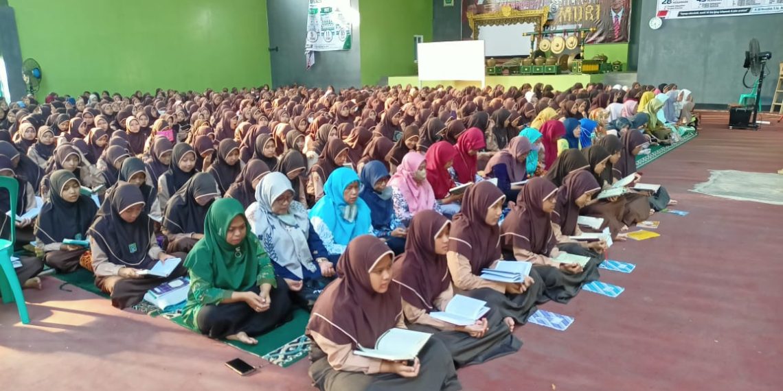 Peringati Nuzulul Quran, Siswa MTsN 1 Pati Lantunkan Ribuan Juz Al-Quran
