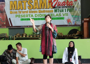 Perkuat Program International Digital Class, MTsN 1 Pati Hadirkan Volunteer Italia