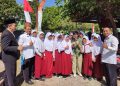 Miss Giulia Berbaur dengan Masyarakat Sekitar MTsN 1 Pati