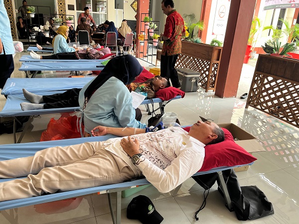 Kantor Kementerian Agama Kabupaten Pati menggelar kegiatan donor darah di Rest Area